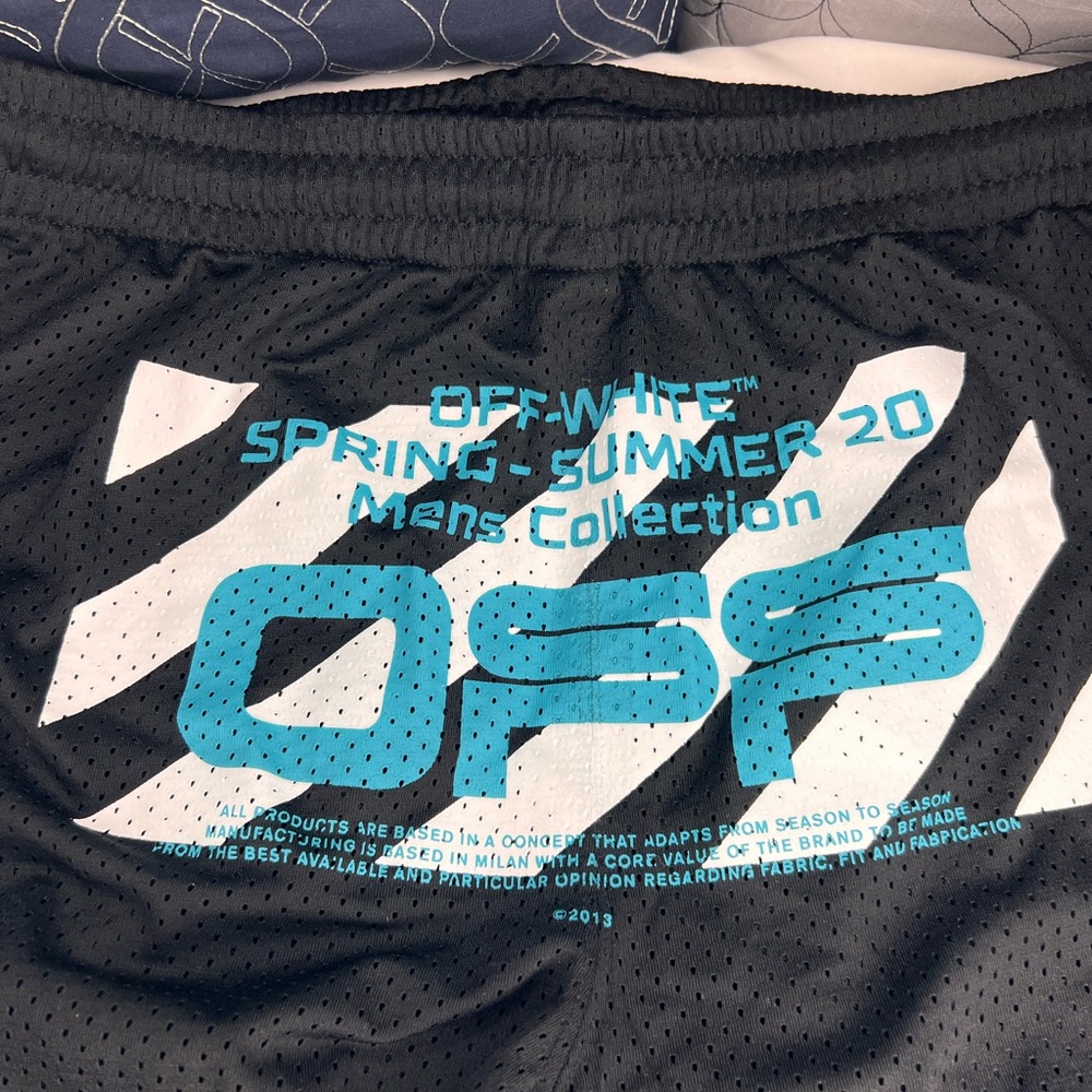 Off White Shorts - image 7